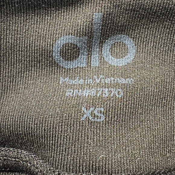 ALO Yoga Airbrush High Waist Flutter Leggings. Chocolate Brown Flare w Split. - Picture 4 of 16